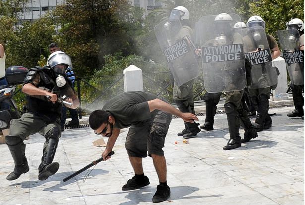 greek riot 5.jpg